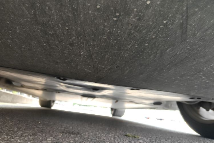 特斯拉 Model Y 2022款 长续航全轮驱动版局部细节9008