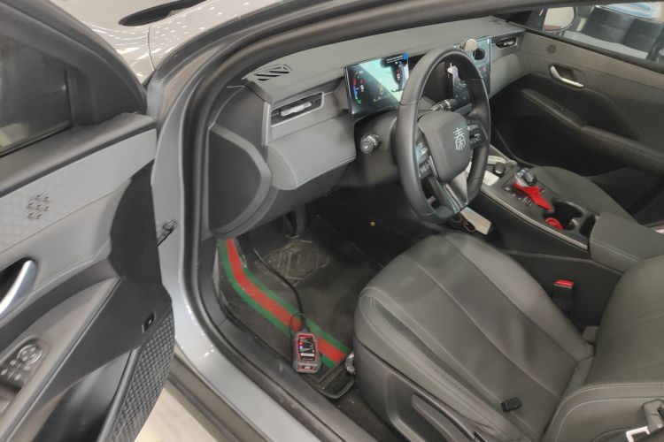 比亚迪 秦PLUS 2025款 DM-i 智驾版 55KM领先型中控内饰7003