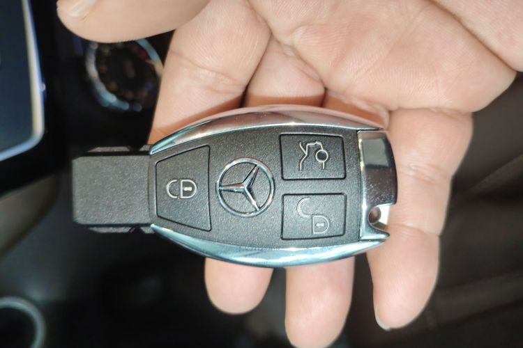 奔驰GLE 2016款 GLE 320 4MATIC 豪华型中控内饰11