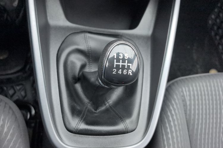 福特 福睿斯 2019款 改款 1.5L 手动质享型（胎压监测） 国VI局部细节18