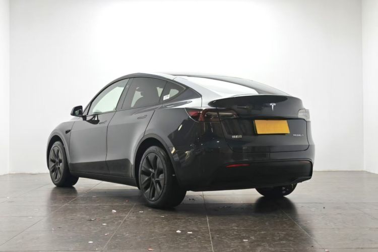 特斯拉 Model Y 2024款 后轮驱动版车身外观4