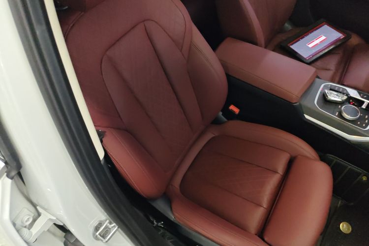 宝马3系 2025款 325Li M运动套装局部细节41