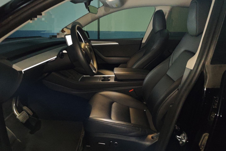 特斯拉 Model Y 2023款 后轮驱动版中控内饰19