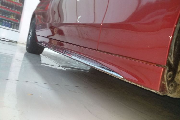 奔驰C级 2023款 改款二 C 260 L 运动版局部细节9001