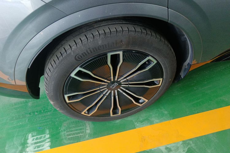 阿维塔07 2024款 Max增程版车身外观6008