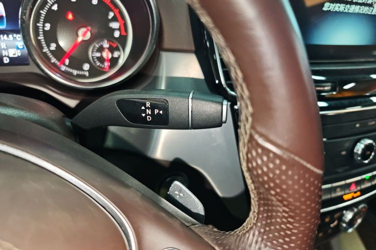 奔驰GLS 2018款 改款 GLS 320 4MATIC局部细节18