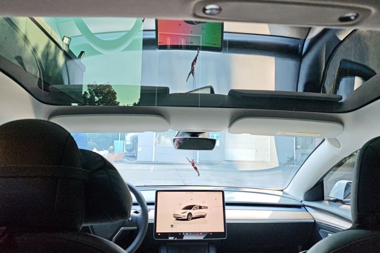 特斯拉 Model 3 2022款 后轮驱动版中控内饰22