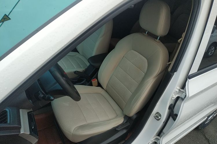 五菱汽车 五菱宏光 2021款 1.5L改款 S标准型 液压助力LAR中控内饰19