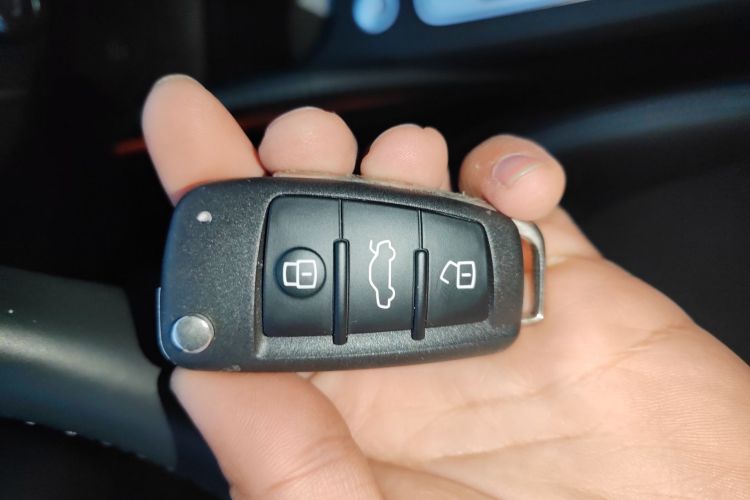 奥迪Q2L 2024款 35TFSI 时尚动感型中控内饰11