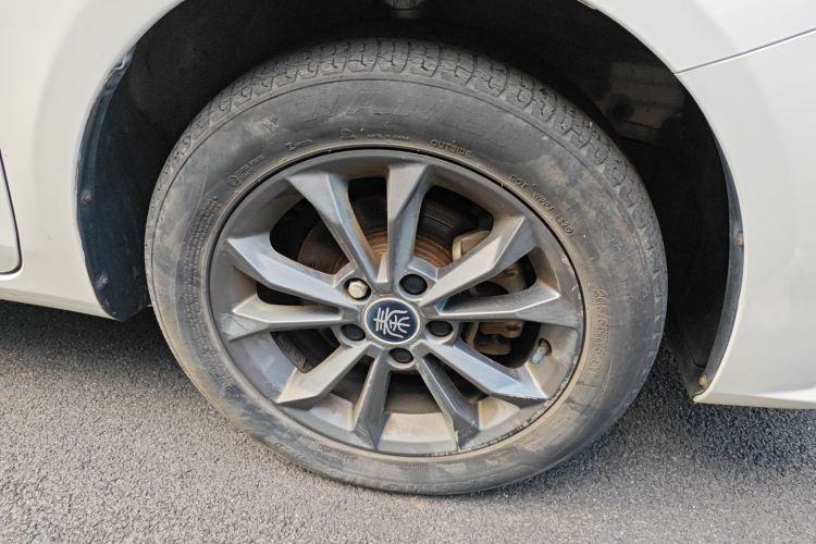 比亚迪 秦 2019款 1.5L 手动豪华型车身外观6007