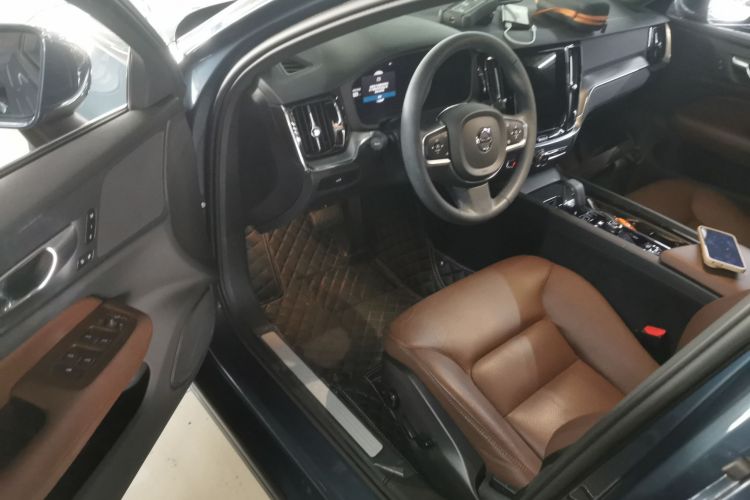 沃尔沃S60 2024款 B4 智逸豪华版中控内饰7003