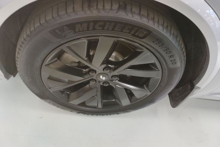 理想汽车 理想L8 2023款 Pro车身外观6007