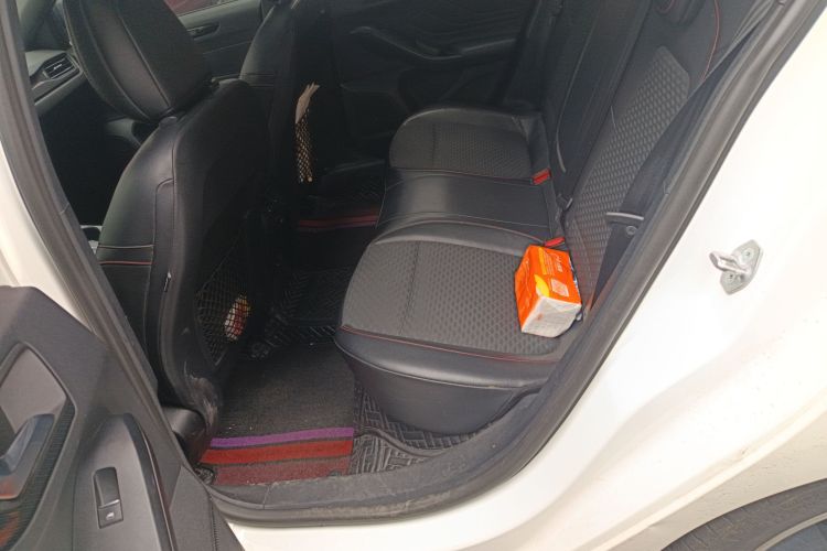 福特 福克斯 2020款 三厢 EcoBoost 180 自动ST Line中控内饰21