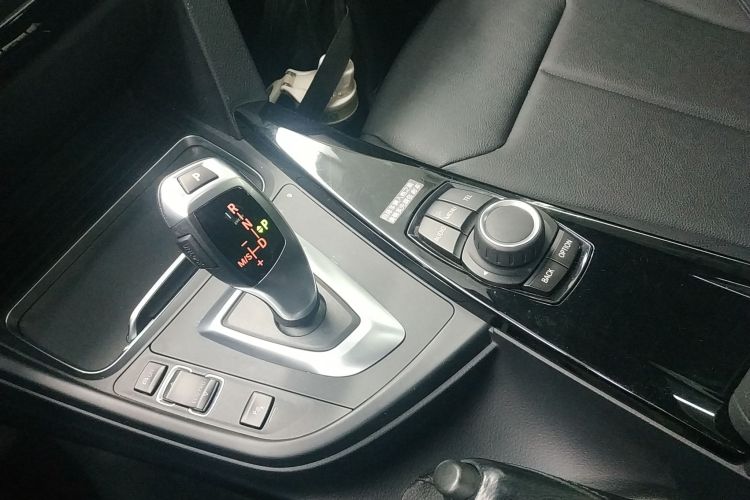 宝马3系 2017款 320Li 时尚型局部细节18