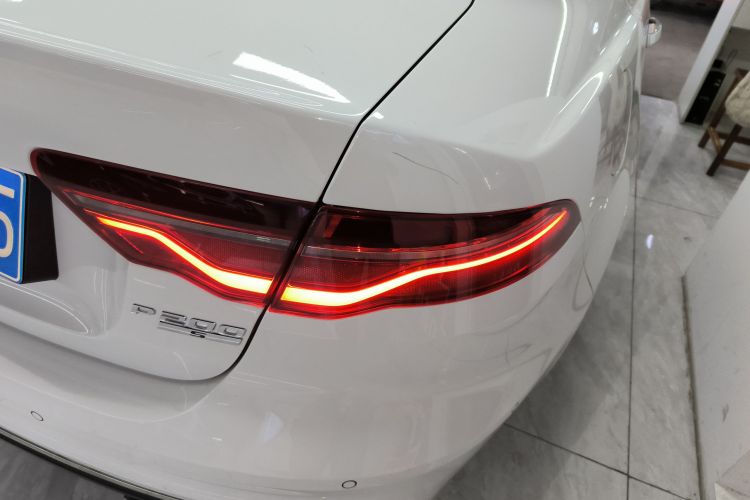 捷豹XEL 2020款 2.0T 200PS S进取优雅版车身外观6006