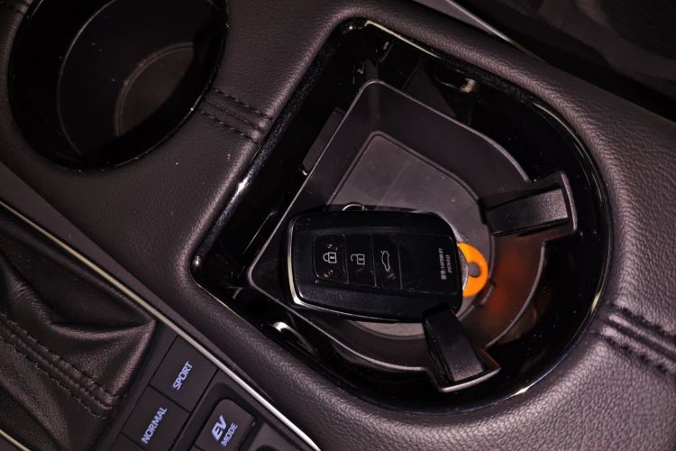 丰田 亚洲龙 2019款 双擎 2.5L 豪华版 国VI中控内饰11