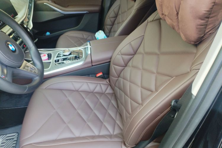 宝马X5 2023款 xDrive 30Li 尊享型M运动套装中控内饰19