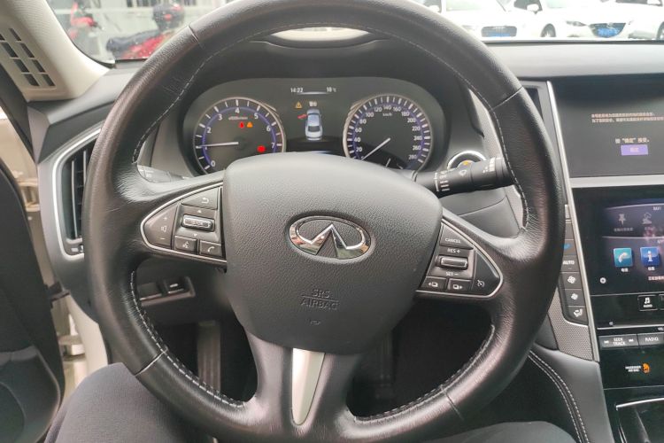 英菲尼迪Q50L 2016款 2.0T 悦享版中控内饰13
