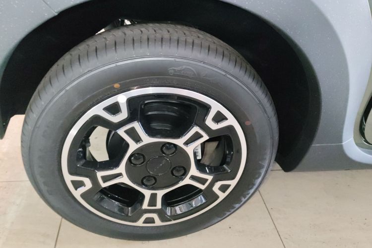 吉利银河 2025款 210km 熊猫骑士车身外观6003