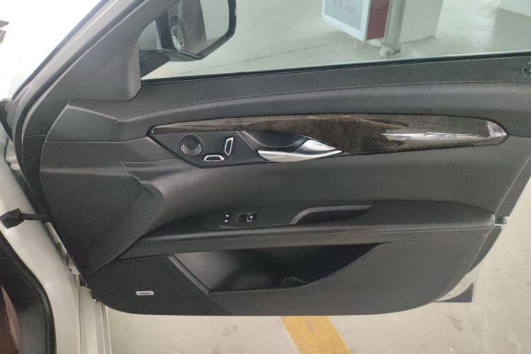 凯迪拉克CT6 2017款 28T 豪华型中控内饰42