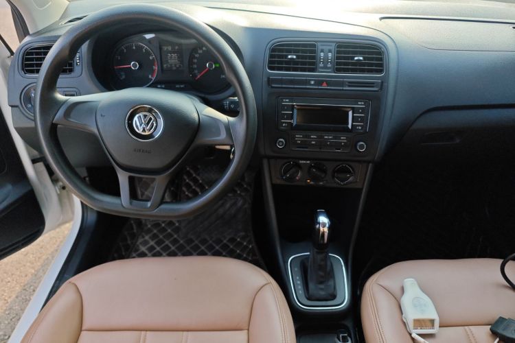 大众 Polo 2016款 1.4L 自动风尚型中控内饰12