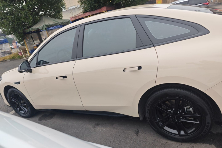 埃安 AION RT 2025款 520智享版车身外观4