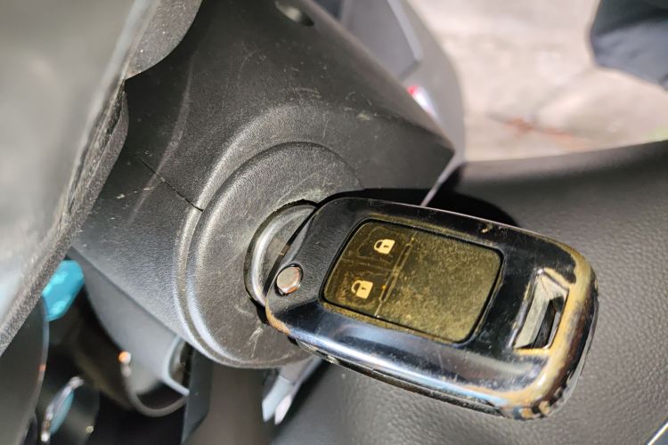 别克 英朗 2014款 XT 1.6L 自动时尚版中控内饰7001