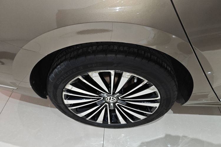 大众 帕萨特 2020款 380TSI 旗舰版 国VI车身外观6008