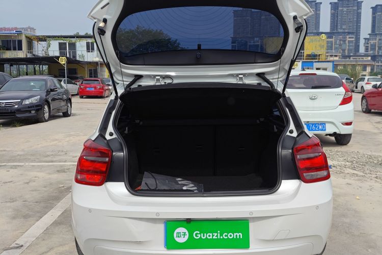 宝马1系(进口) 2013款 改款 116i 领先型机舱底盘23