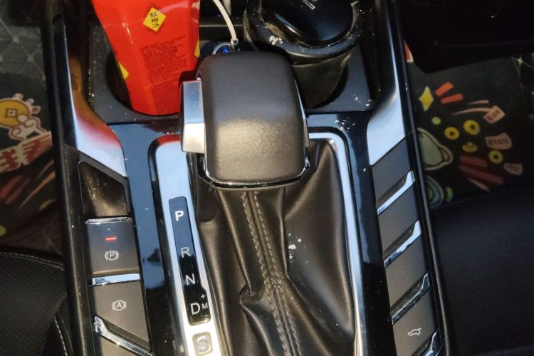 众泰T500 2018款 1.5T 自动智能互联尊贵型中控内饰18