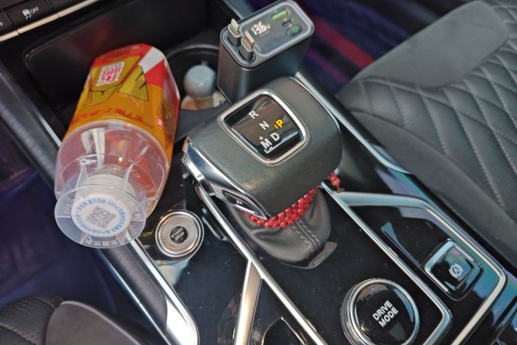 红旗HS5 2022款 改款 2.0T 智联旗享版中控内饰18