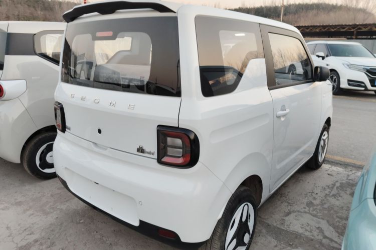 吉利银河 熊猫 2025款 210km 元气熊车身外观7