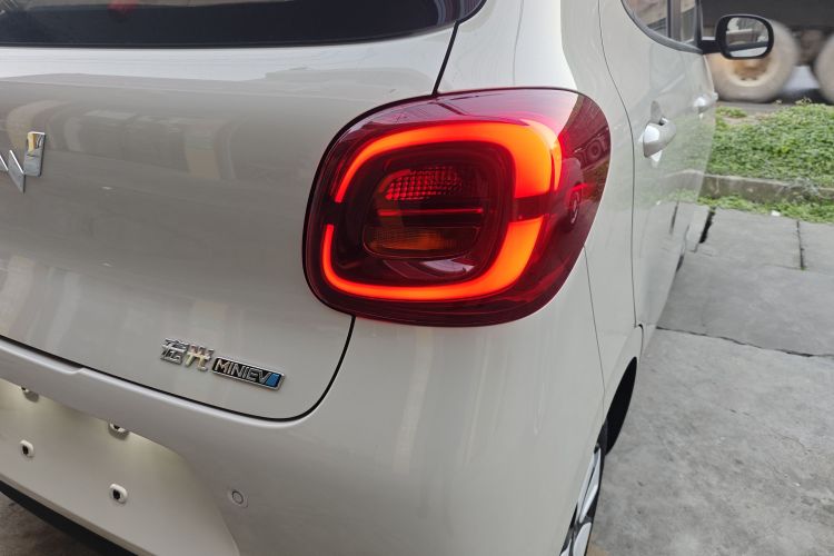 五菱汽车 宏光MINIEV 2025款 四门版 进阶款车身外观9