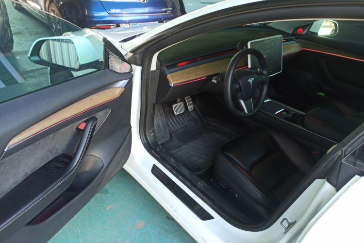 特斯拉 Model 3 2022款 后轮驱动版中控内饰7003