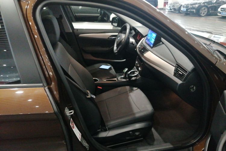 宝马X1 2014款 sDrive18i 时尚型局部细节41