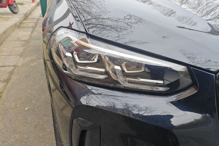 宝马X3 2022款 改款二 xDrive30i 领先型 M曜夜套装车身外观8