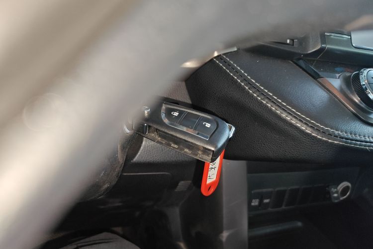 丰田 RAV4荣放 2015款 2.0L CVT两驱风尚版中控内饰11