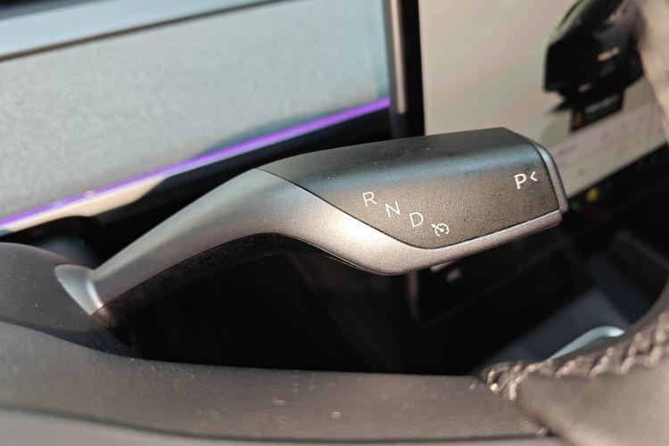 特斯拉 Model Y 2024款 后轮驱动版中控内饰18