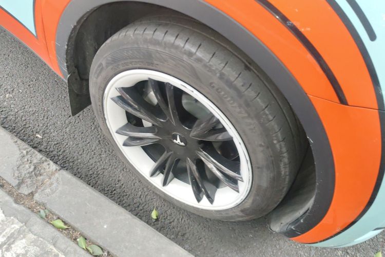 特斯拉 Model Y 2024款 后轮驱动版车身外观10