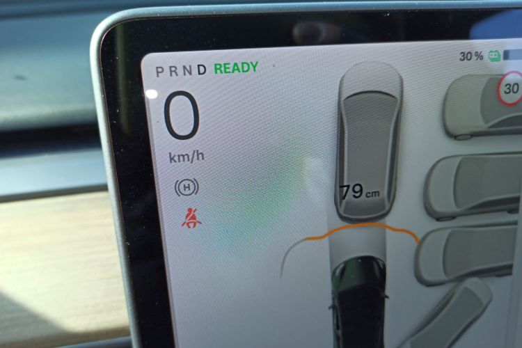 特斯拉 Model Y 2021款 标准续航后驱版中控内饰14