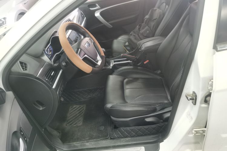 吉利汽车 帝豪 2017款 三厢百万款 1.5L 手动向上版中控内饰19