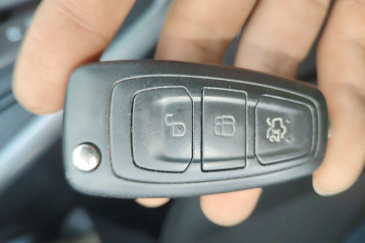 福特 福克斯 2017款 两厢 1.6L 自动舒适型智行版中控内饰11