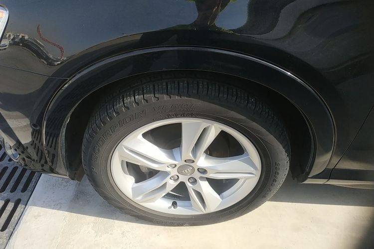 奥迪Q3 2017款 35 TFSI quattro 全时四驱风尚型车身外观6007