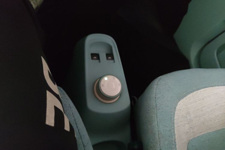 凌宝汽车 凌宝uni 2022款 微甜版中控内饰18