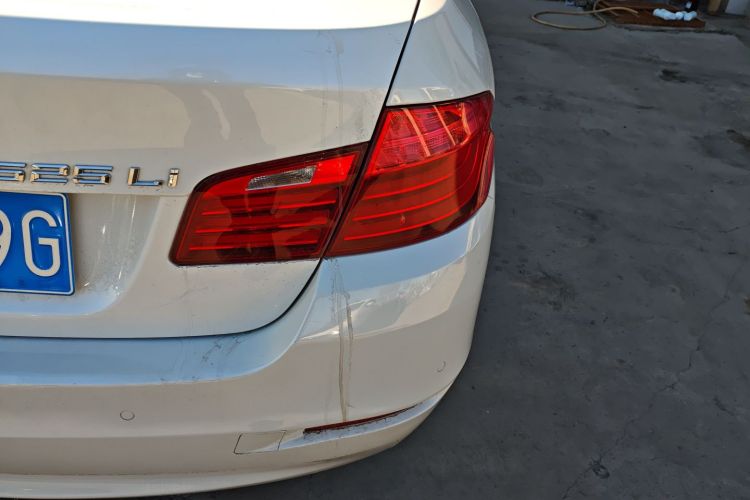 宝马5系 2017款 525Li 领先型车身外观9