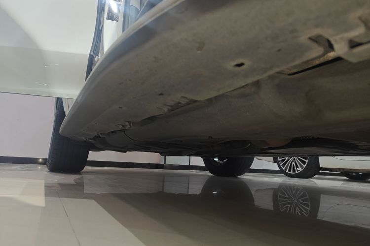 奔驰GLE 2020款 改款 GLE 350 4MATIC 时尚型局部细节9001