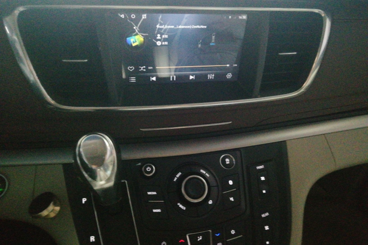 别克GL8 2018款 28T 豪华型 国VI中控内饰16