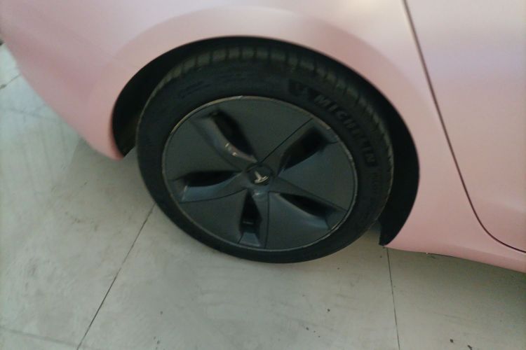 特斯拉 Model 3 2020款 标准续航后驱升级版车身外观6008