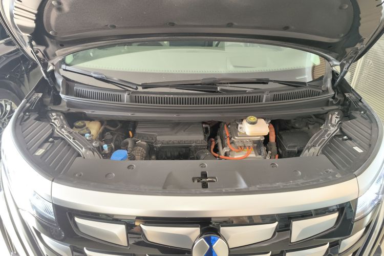 腾势D9 2022款 DM-i 970 四驱旗舰型机舱底盘24