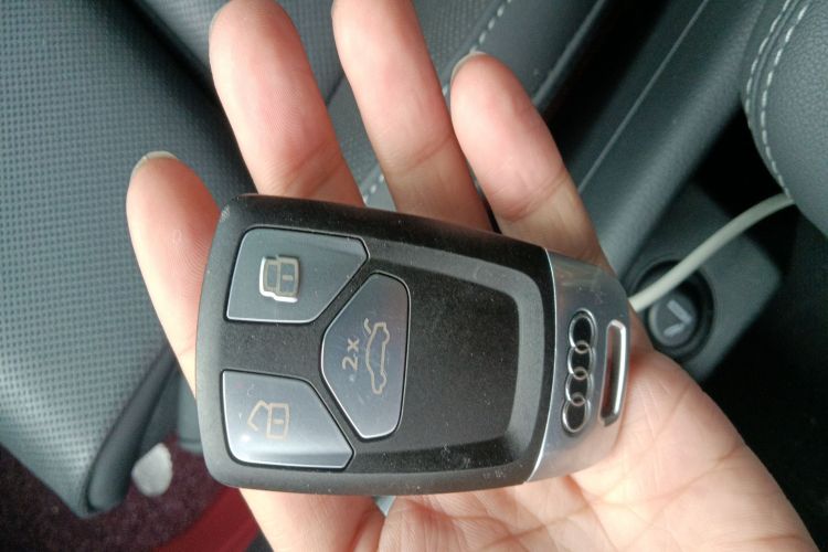 奥迪A4L 2020款 40 TFSI quattro 豪华动感型中控内饰11